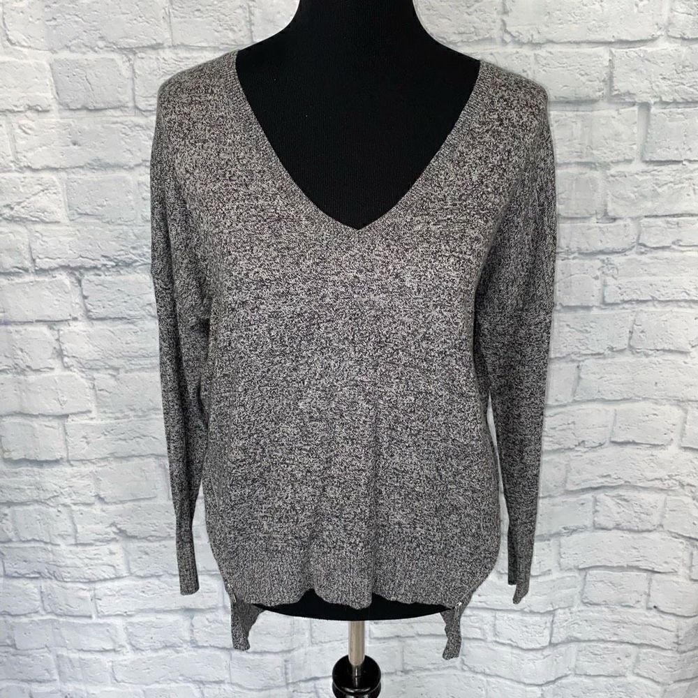 Express women XS  Longsleeve hi low v-cut sweater with zipper sides sz XS women